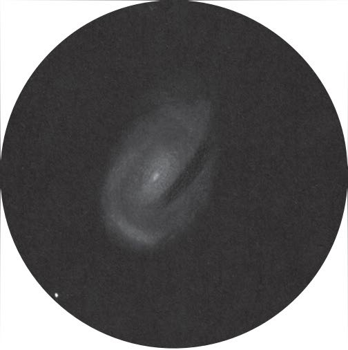 M 96, som den framträder i ett 400mm teleskop under en klar himmel. Uwe Glahn