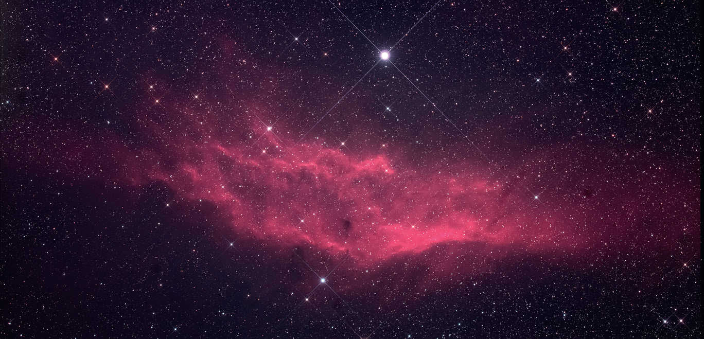 Bild av Kaliforniennebulosan (NGC 1499). Summerad bild från 12 exponeringar med en exponeringstid
på 300 sekunder vardera (ISO 2400; total exponeringstid: 60 minuter). Ytterligare data
som i bild. 1. U. Dittler