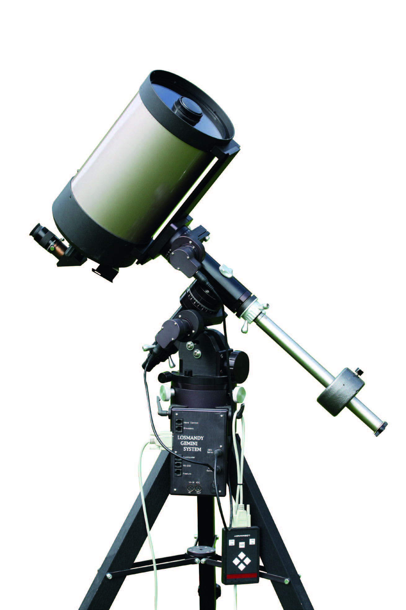 För observation av månen och planeterna används här ett Schmidt-Cassegrain-teleskop på en tysk montering av typen Losmandy GM-8. Denna montering är avsevärt robustare och därmed mer bärkraftig än den lättare monteringen som visas i bild 2. Båda axlarna i denna montering är motorstyrda, och dessutom har monteringen en GoTo-funktion som möjliggör datorstyrd inriktning mot ett stort antal himmelsobjekt.