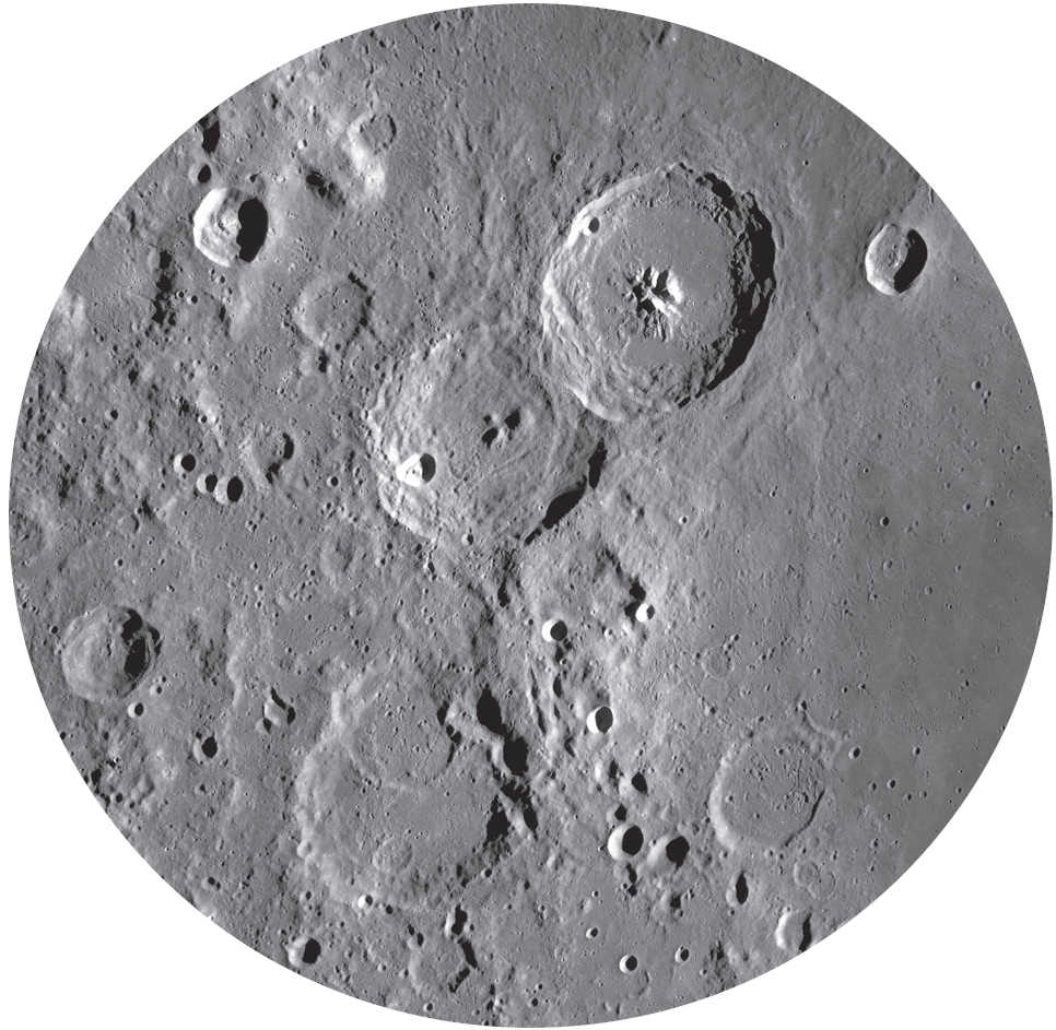 Den anmärkningsvärda gruppen om tre visar en hel del detaljer även i det lilla teleskopet. NASA/GSFC/Arizona State University