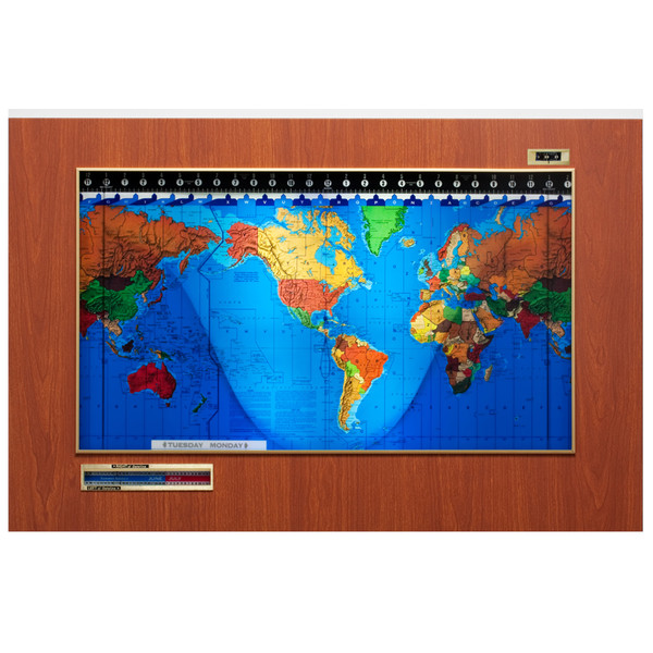 Geochron Original Kilburg i Hayward Cherry plastfinish och guldfärgad dekor