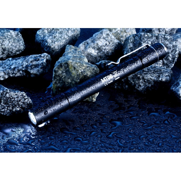 Nitecore Ficklampa MT06