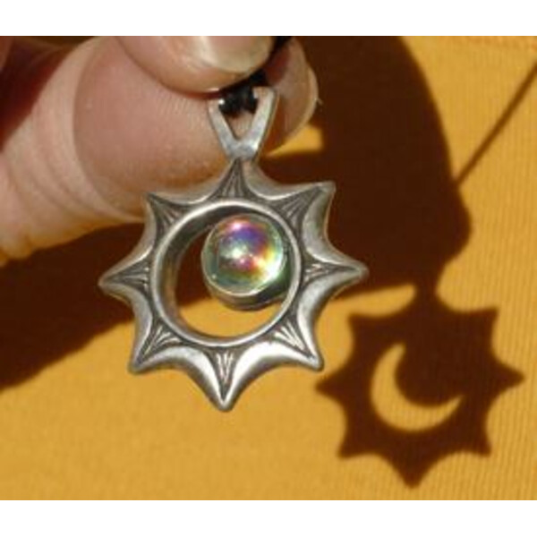 Ragalaxys Halsband med solförmörkelse