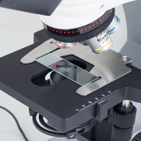Motic Motiskt mikroskop Panthera E2, trinokulär, HF, Infinity, plan achro., 40x-1000x, fast Koehl.LED
