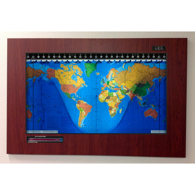 Geochron Original Kilburg i Boston Cherry plastfinish och svarta lister