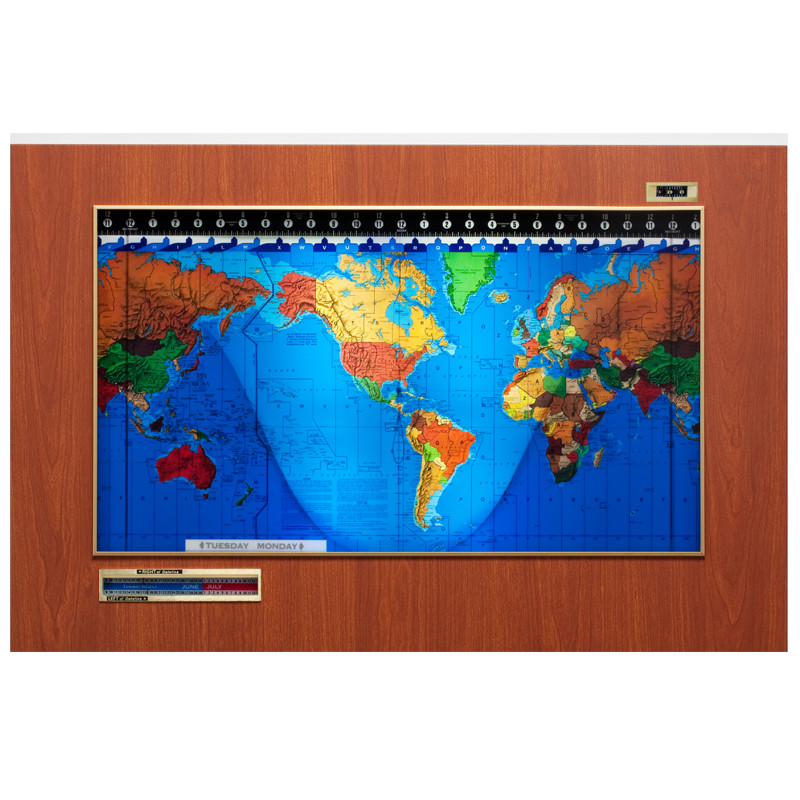 Geochron Original Kilburg i Hayward Cherry plastfinish och guldfärgad dekor