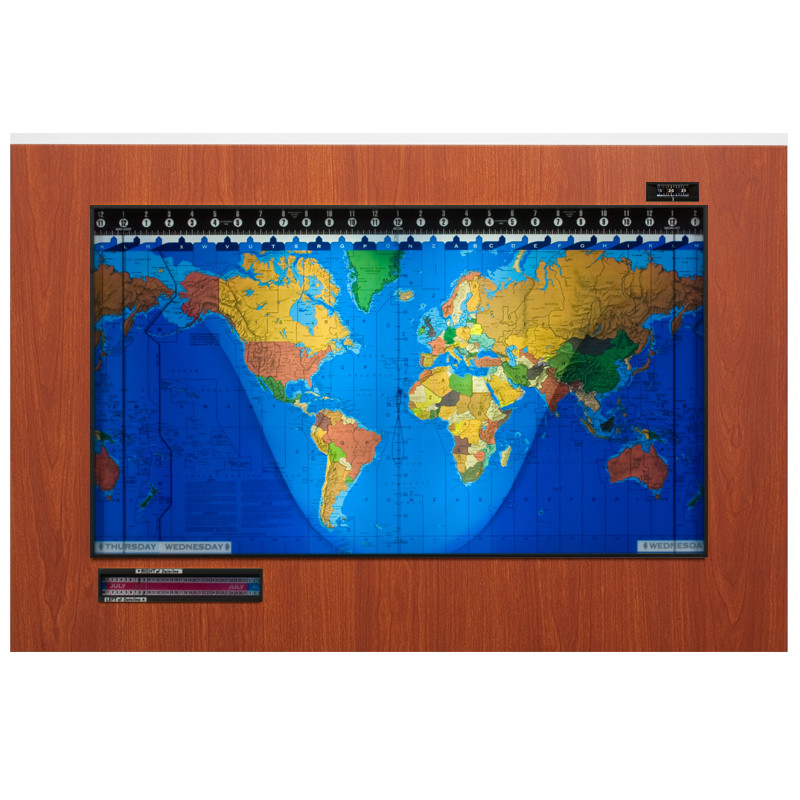 Geochron Original Kilburg i Hayward Cherry plastdesign och svarta dekorlister