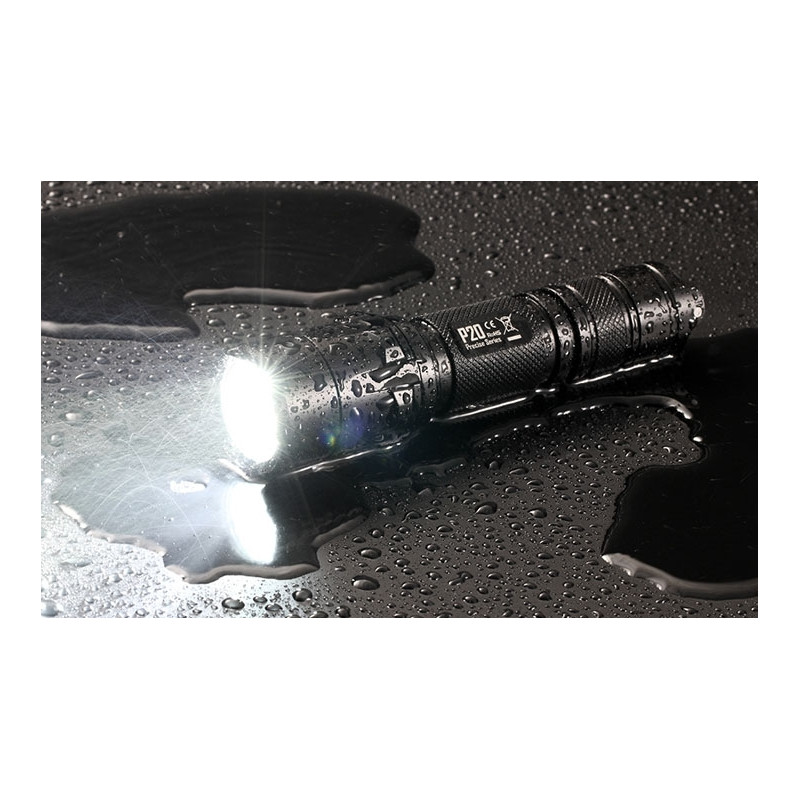 Nitecore Ficklampa P20