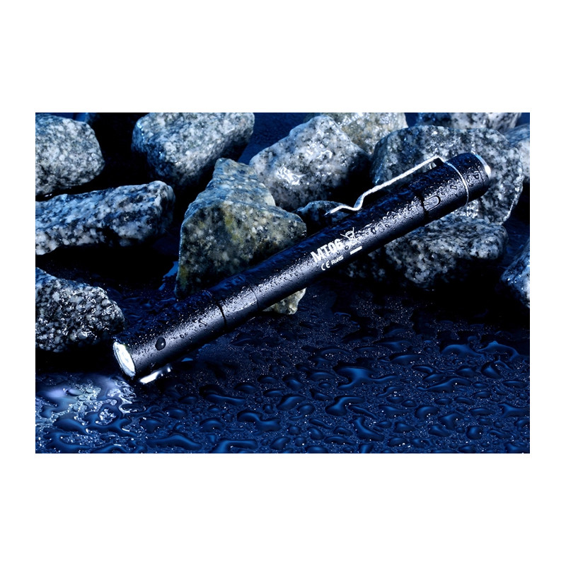Nitecore Ficklampa MT06