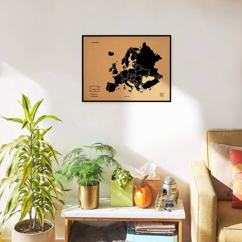 Miss Wood Kontinentkarta Woody Map Europa svart 60x45cm inramad